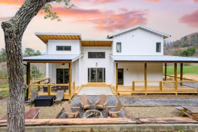 Idyllic Mountain by AvantStay Outdoor Living